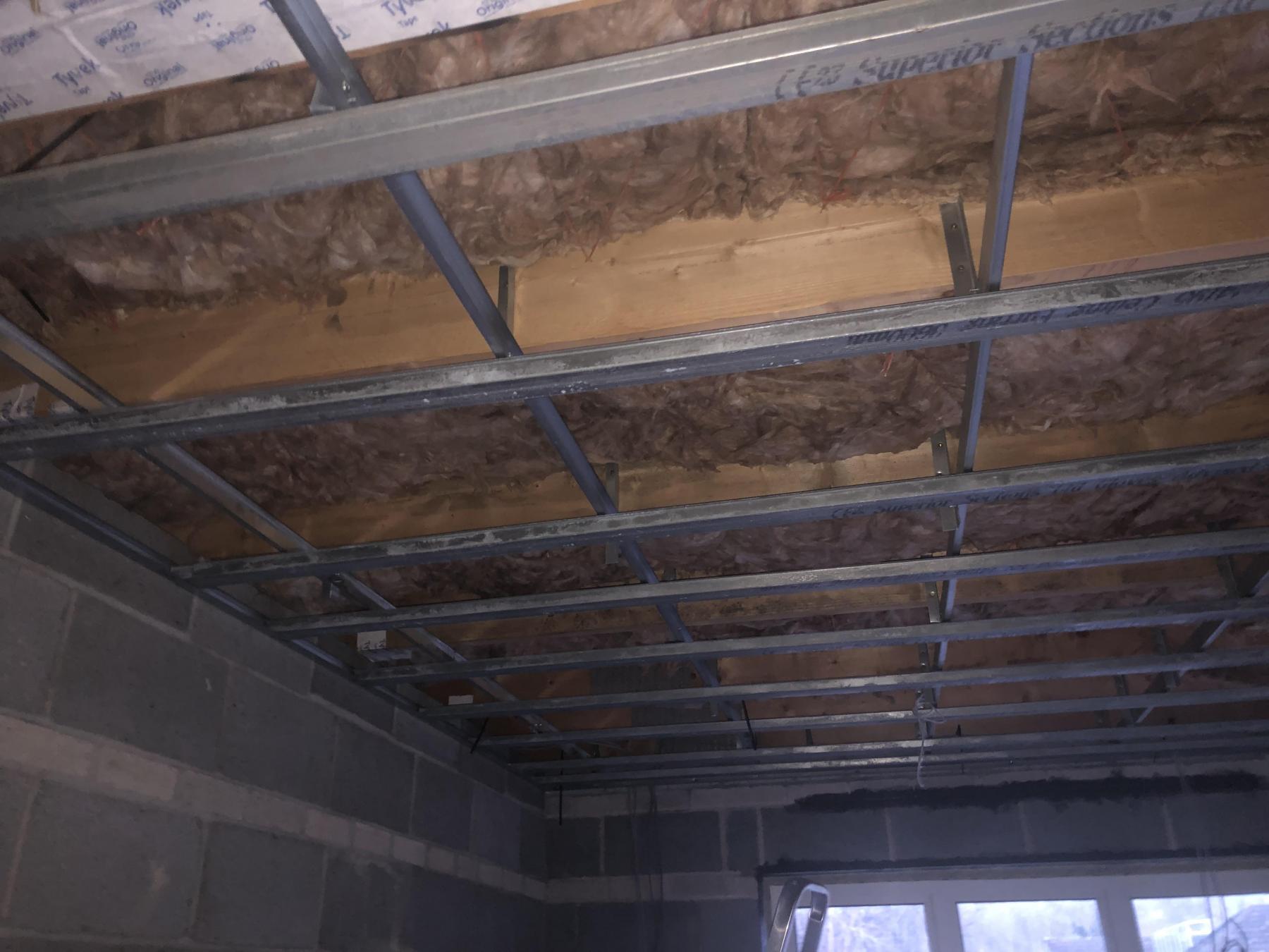 MF5 Ceiling Section (Top Hat) Pack of 10 Metal Sections for suspended ceilings